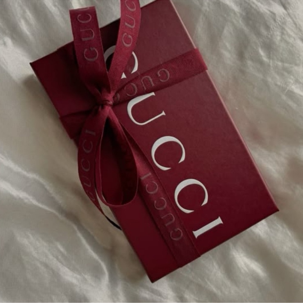 Gucci Red Gift Box with Ribbon - Picture 2 of 8